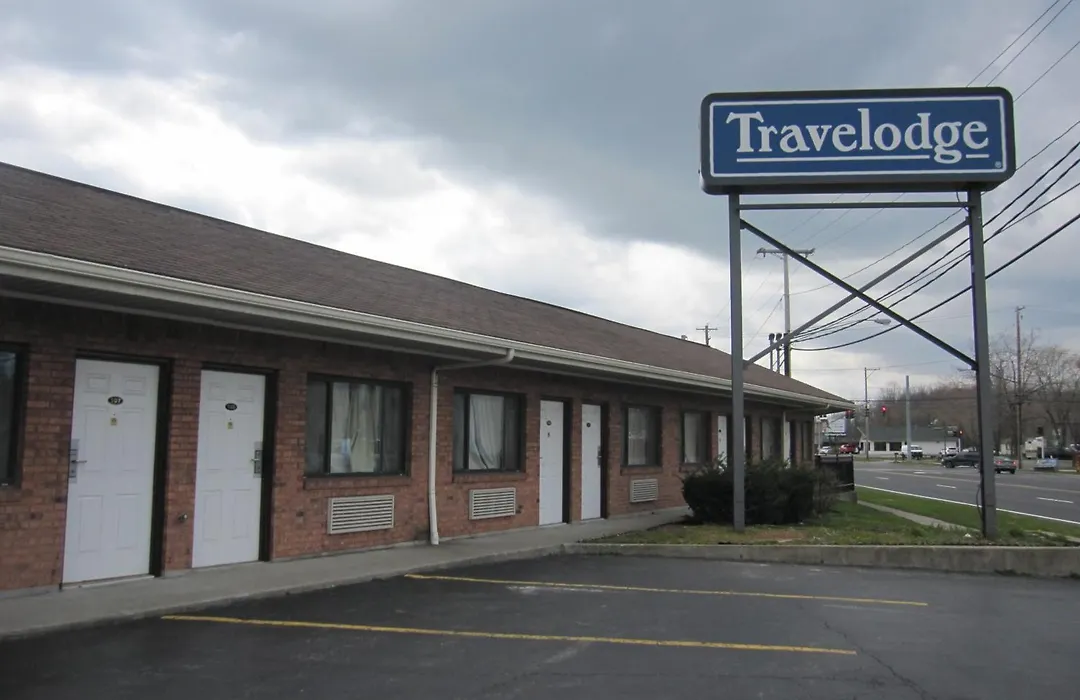 Travelodge By Wyndham Niagara Falls - New York-1